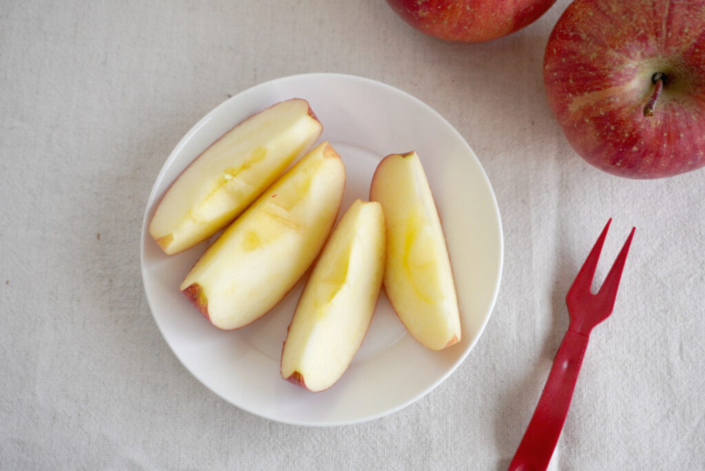 特栽相当】りんご・品種おまかせ 1kg程度（3～6個） 坂ノ途中
